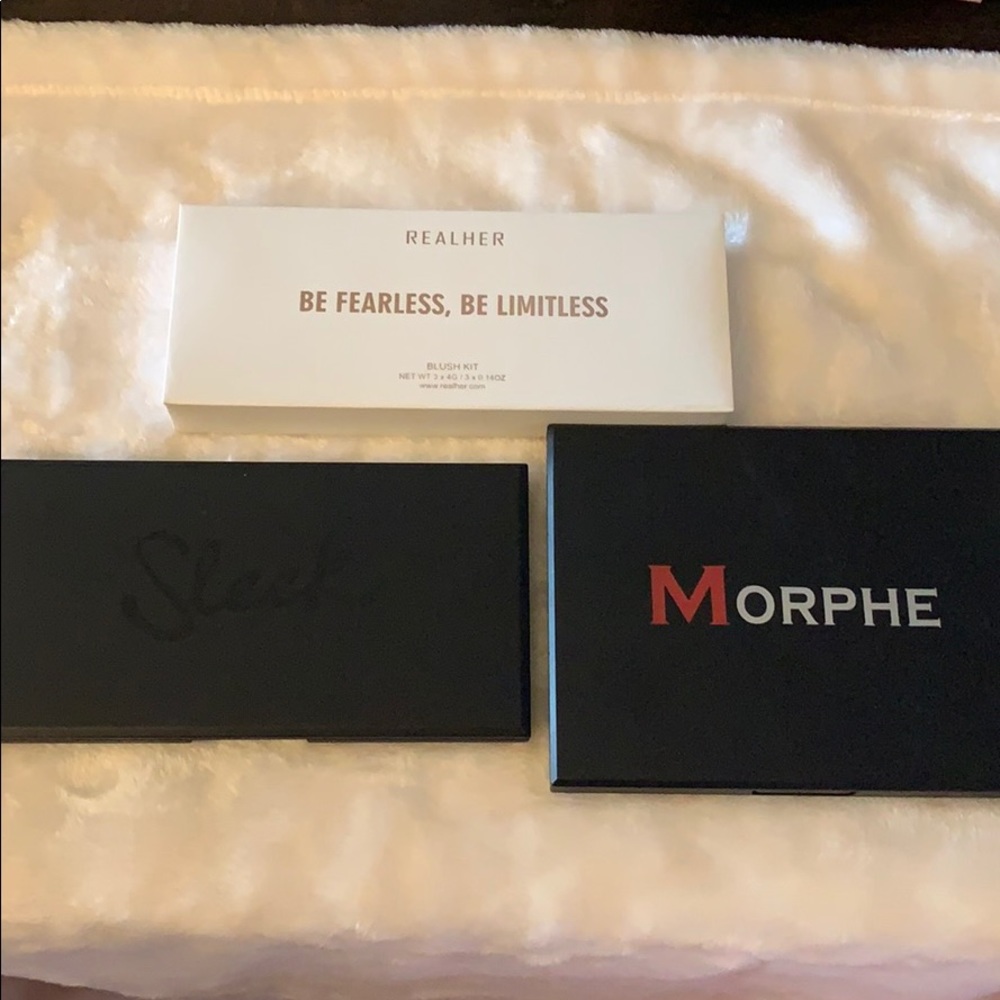 Eyeshadow and cheek bundle